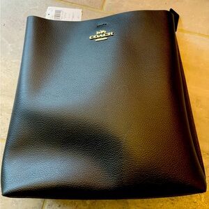 NWT Coach Mollie bucket bag